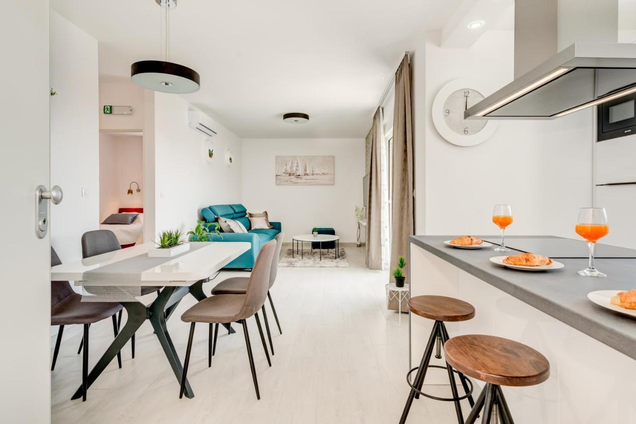 Modern 4* Luxury Apartment In Center トロギール エクステリア 写真