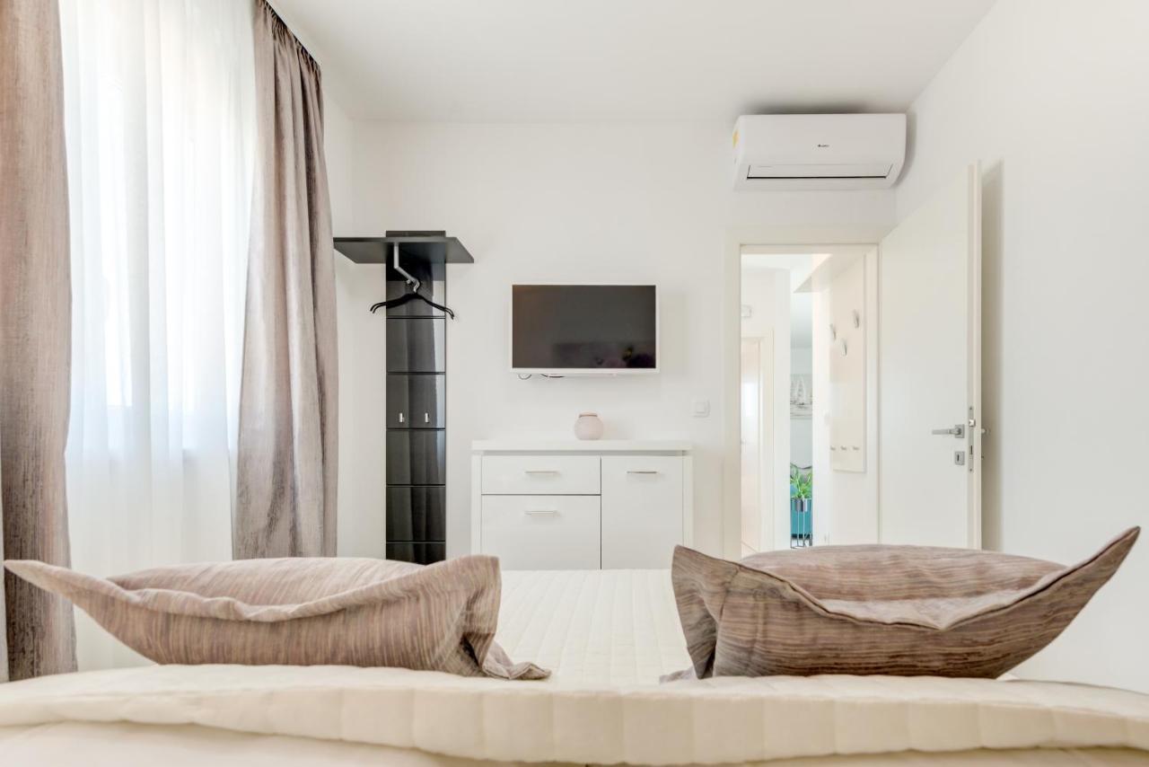 Modern 4* Luxury Apartment In Center トロギール エクステリア 写真