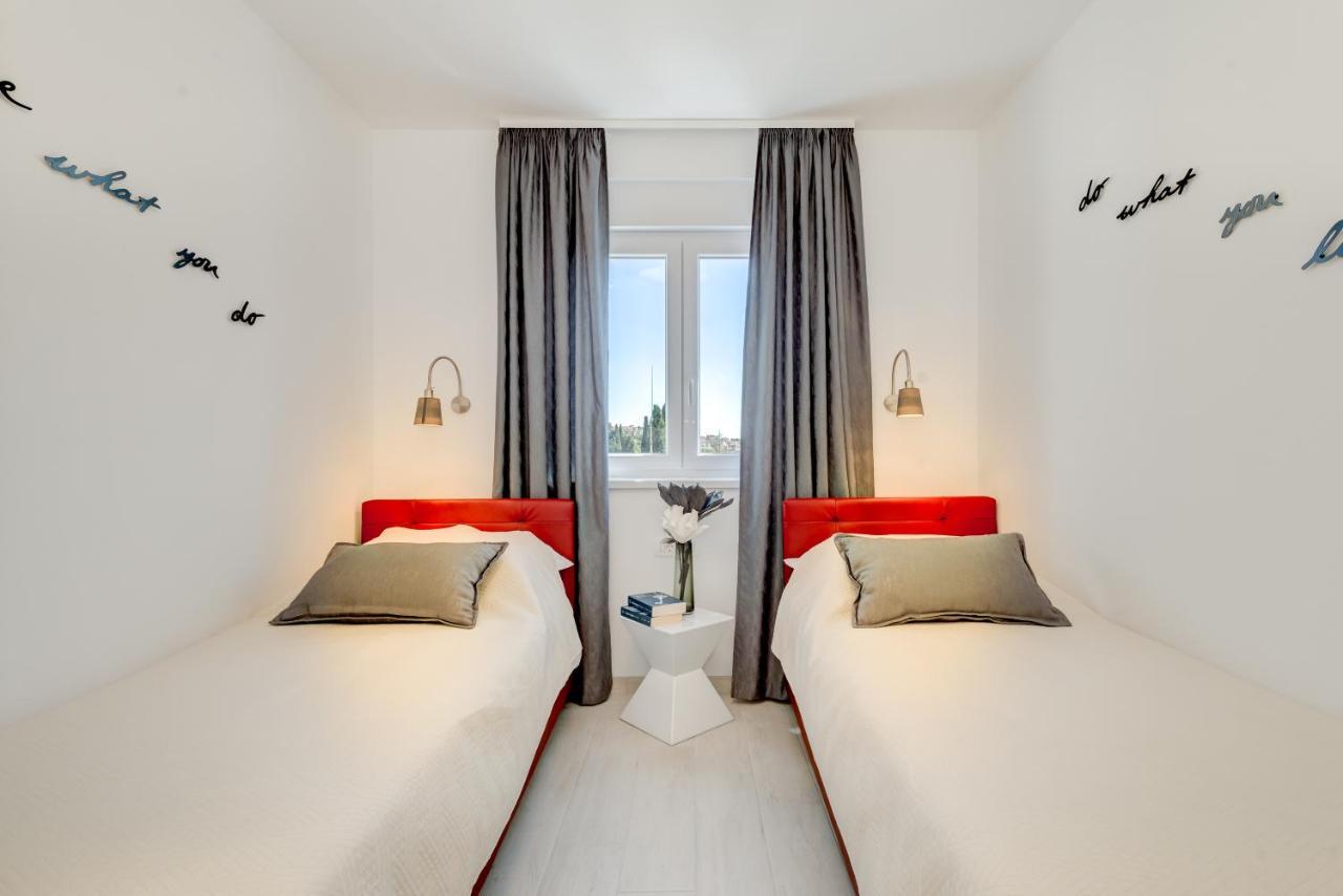 Modern 4* Luxury Apartment In Center トロギール エクステリア 写真