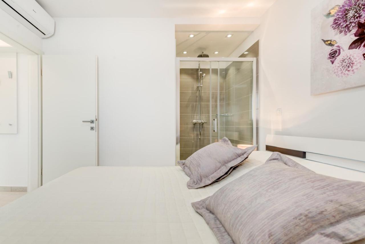 Modern 4* Luxury Apartment In Center トロギール エクステリア 写真
